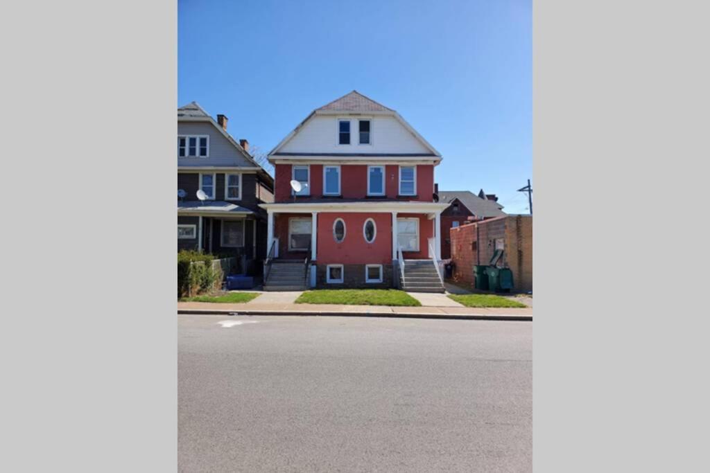 The Roulette Duplex: Niagara Falls Retreat with Private Yard & Parking Exterior photo