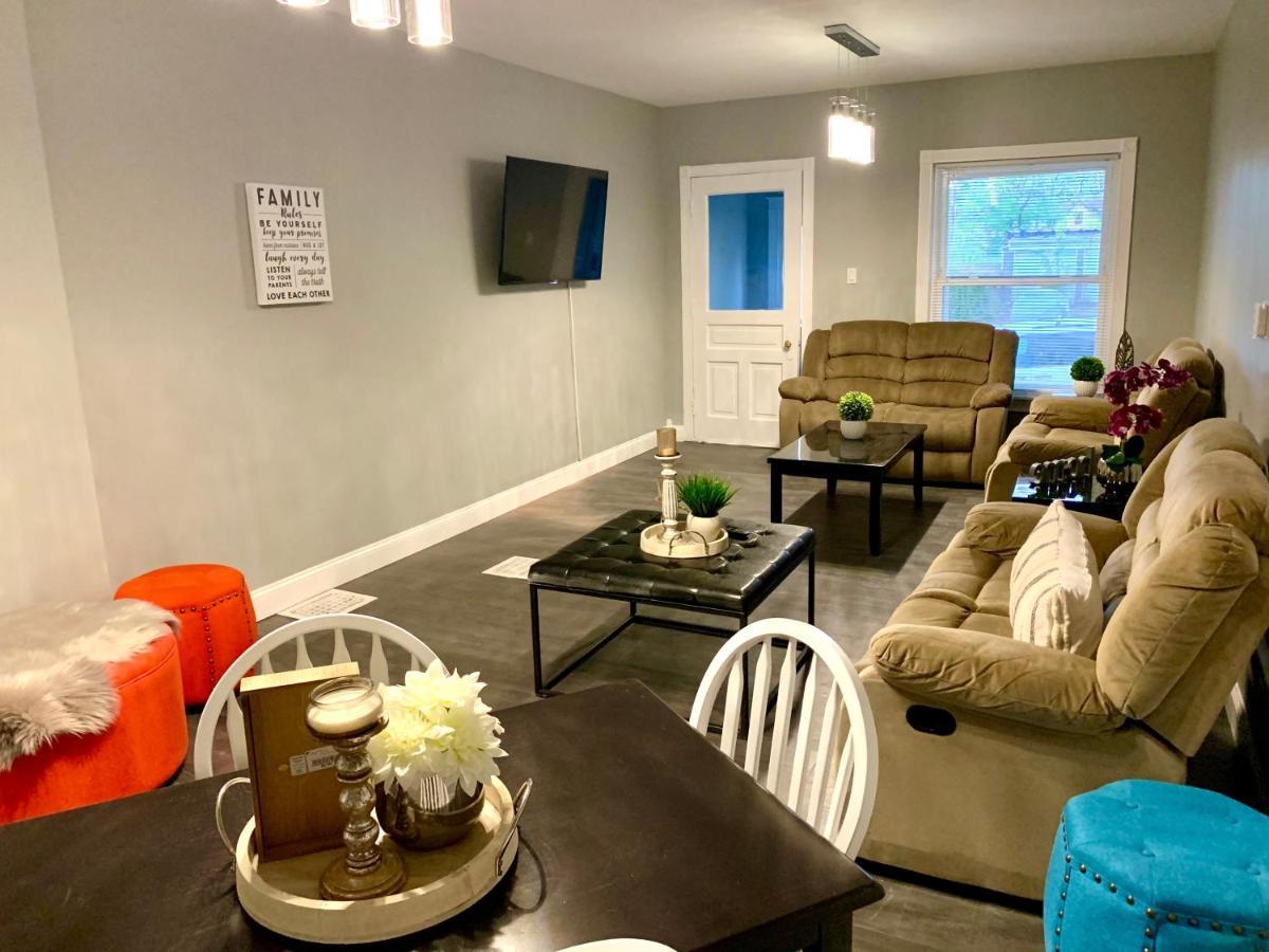 The Roulette Duplex: Niagara Falls Retreat with Private Yard & Parking Exterior photo